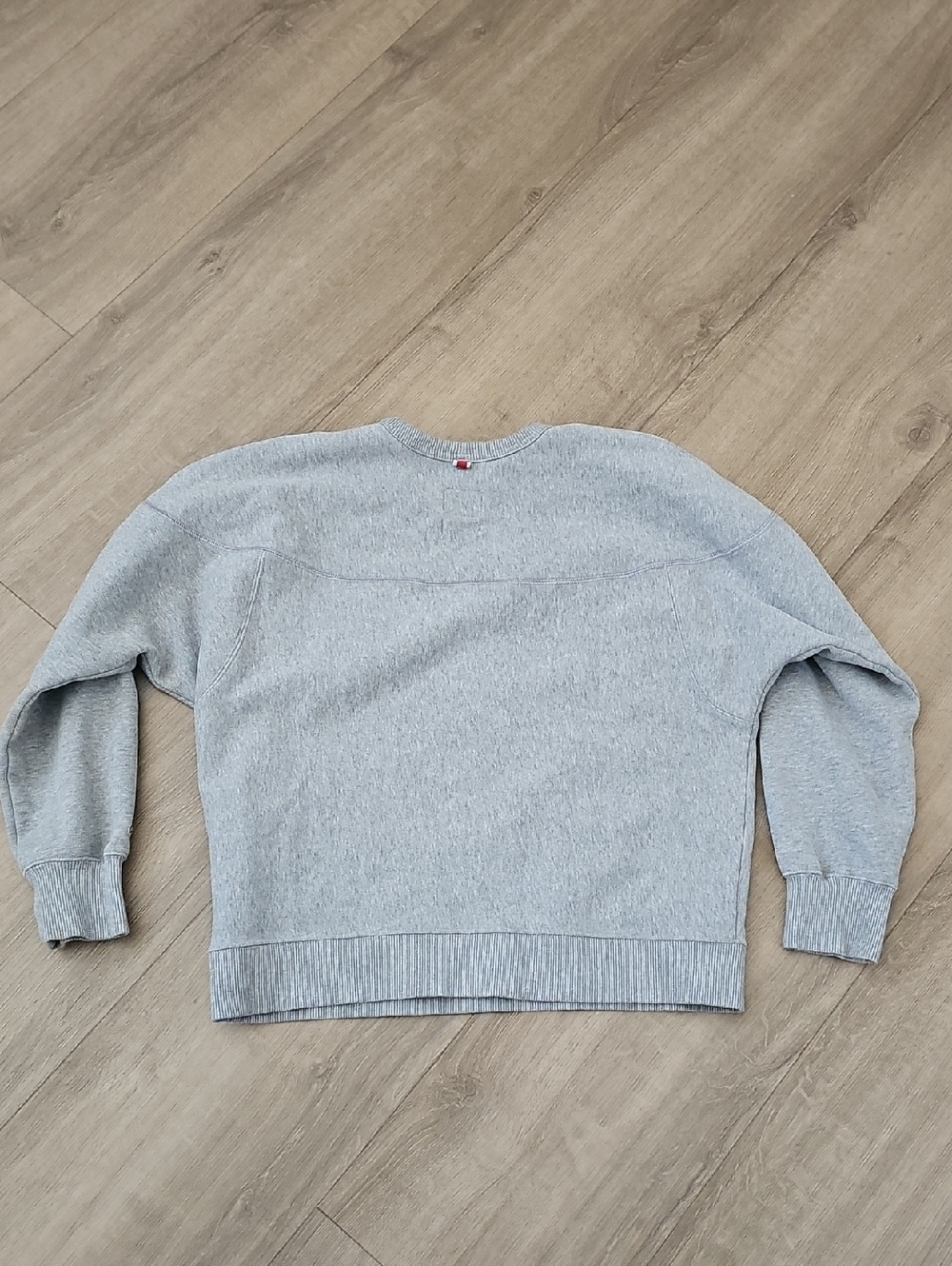 Tracksmith Light Gray Women's Crewneck Sweatshirt Size Medium - Picture 5 of 5
